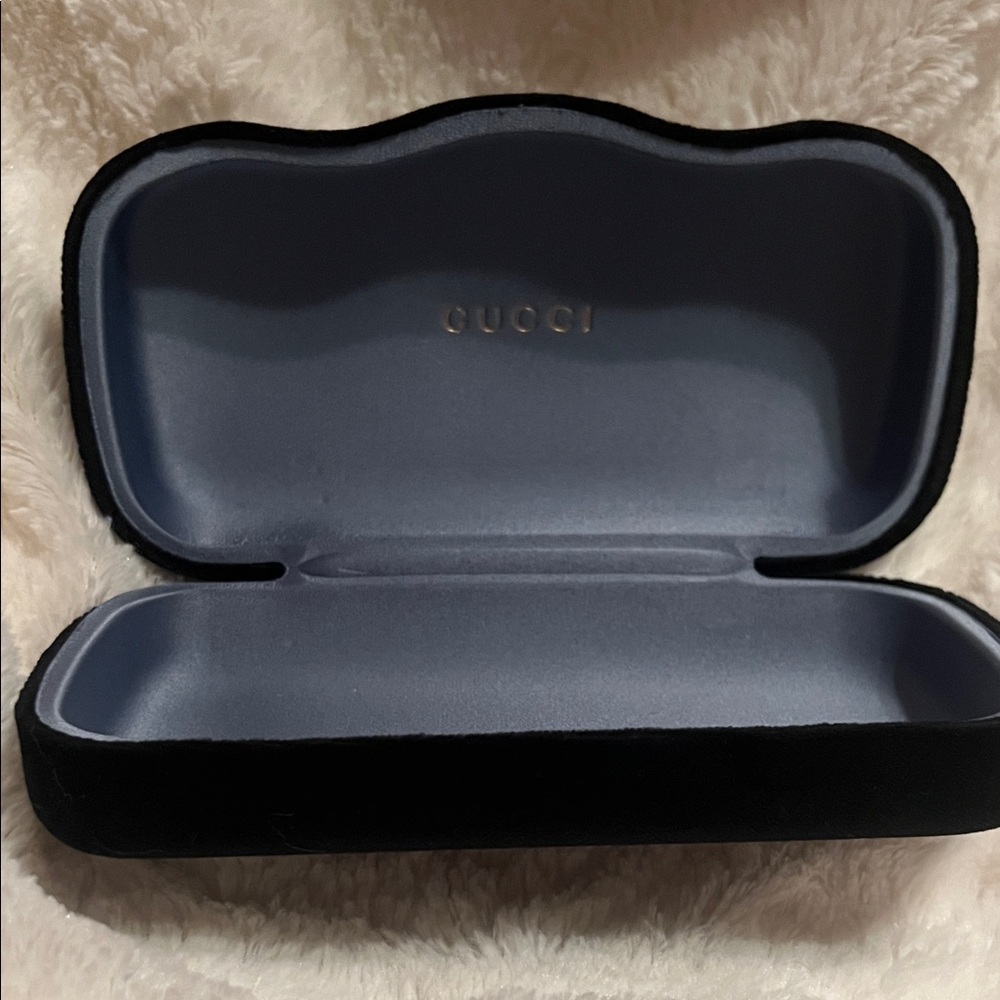 Gucci Women’s Sunglasses - Picture 2 of 12